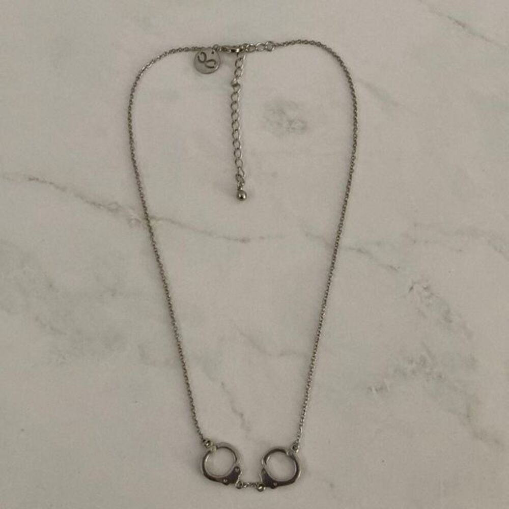 Silver Handcuff Pendant Necklace Adjustable Chain 1619"
